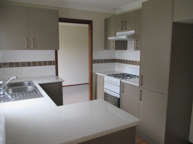 6 Grevillea Drive, St Clair NSW 2759