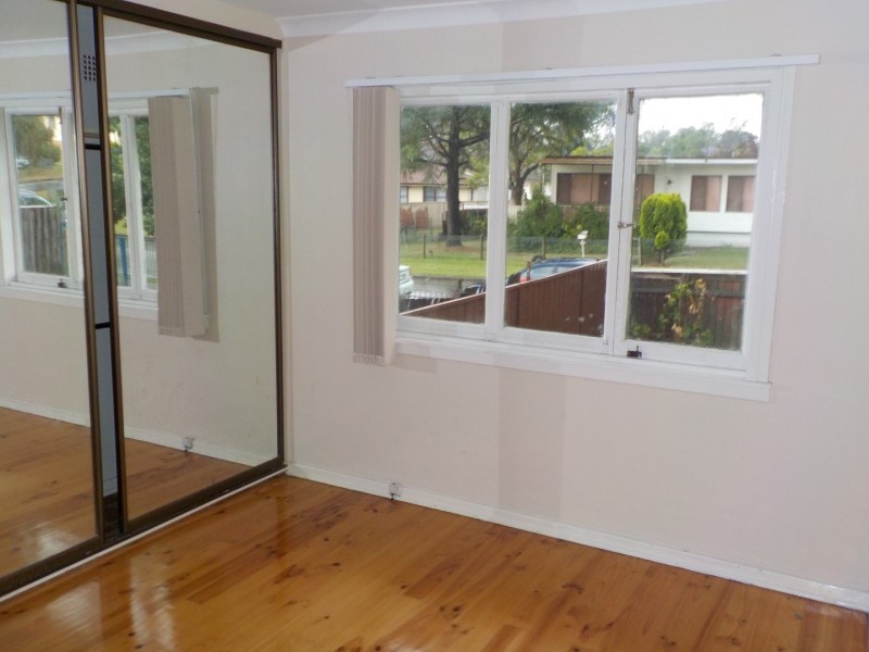 8 Kista Dan Avenue, Tregear NSW 2770