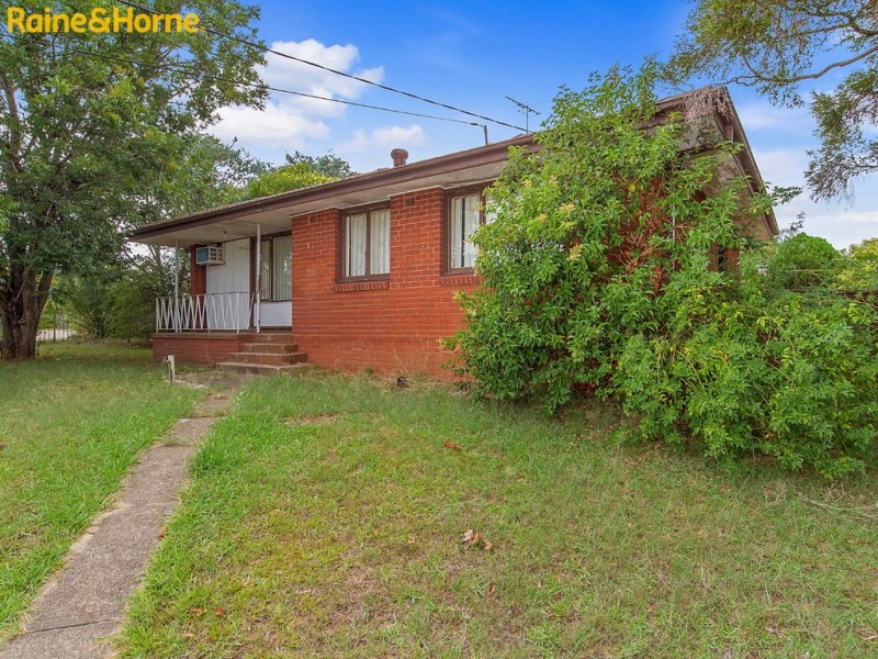 9 Parkes Crescent, Blackett NSW 2770