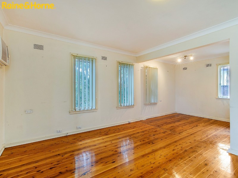 9 Parkes Crescent, Blackett NSW 2770