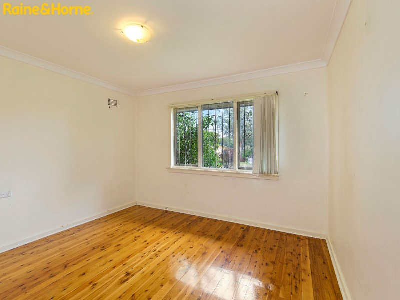 9 Parkes Crescent, Blackett NSW 2770