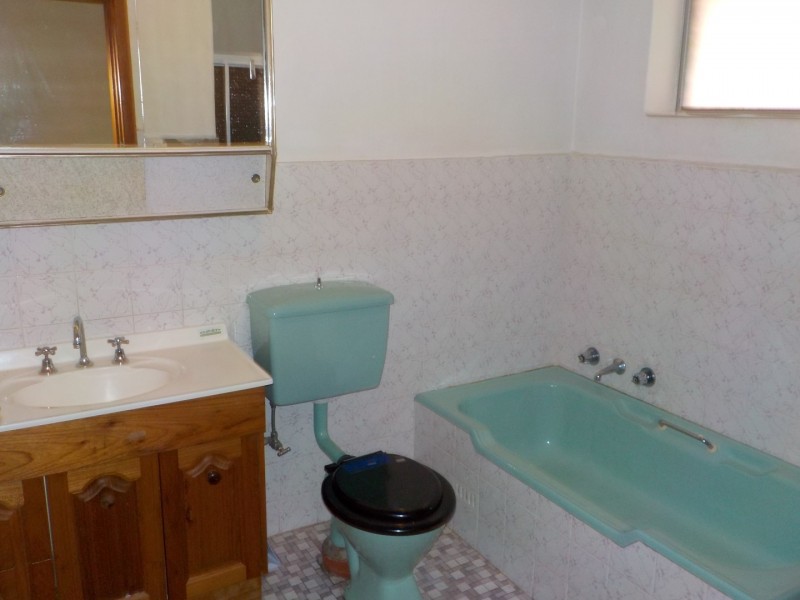 86 Adelaide Street, Oxley Park NSW 2760