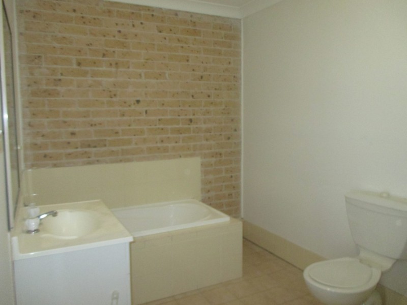 2/2 Wattle Avenue, North St Marys NSW 2760