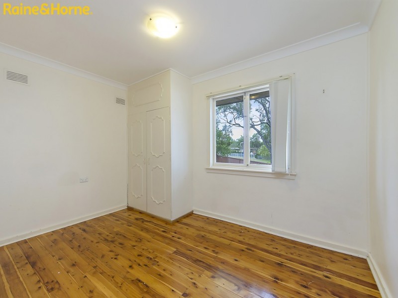 9 PARKES CRESCENT, Blackett NSW 2770