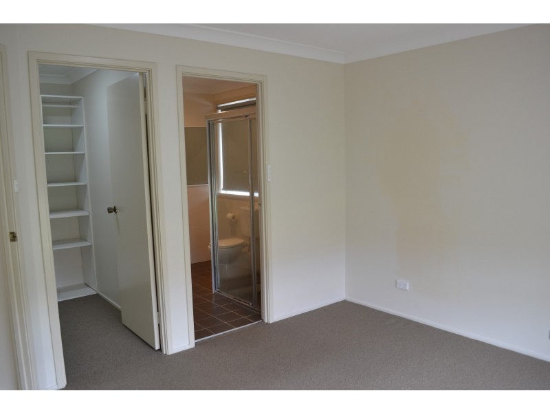 12 Lorikeet Place, St Clair NSW 2759