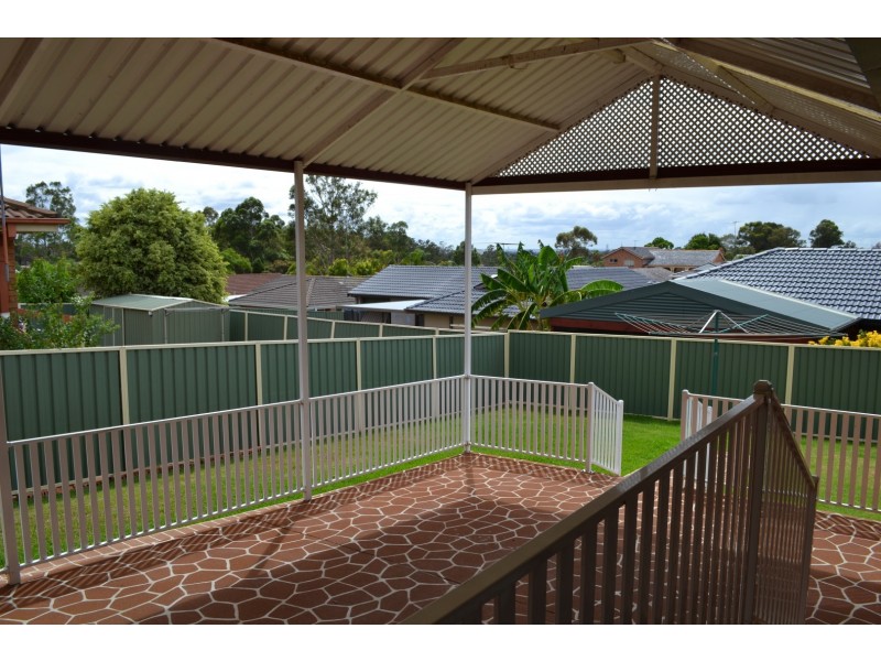 12 Lorikeet Place, St Clair NSW 2759