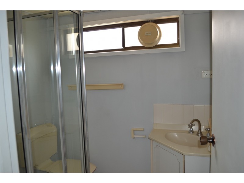 2A Waitaki Street, Lethbridge Park NSW 2770