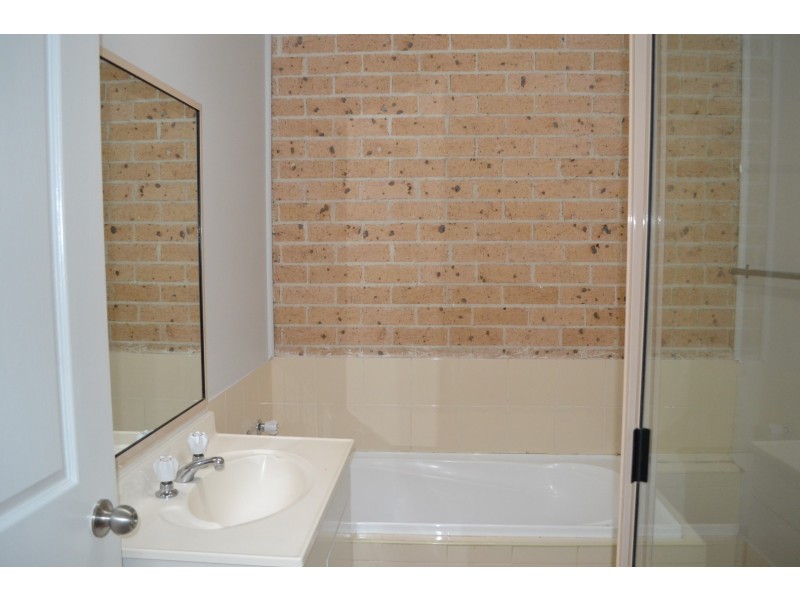 4/2 Wattle Avenue, North St Marys NSW 2760