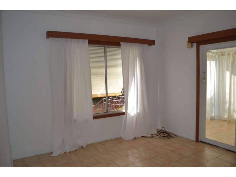 4 Constance Avenue, Oxley Park NSW 2760