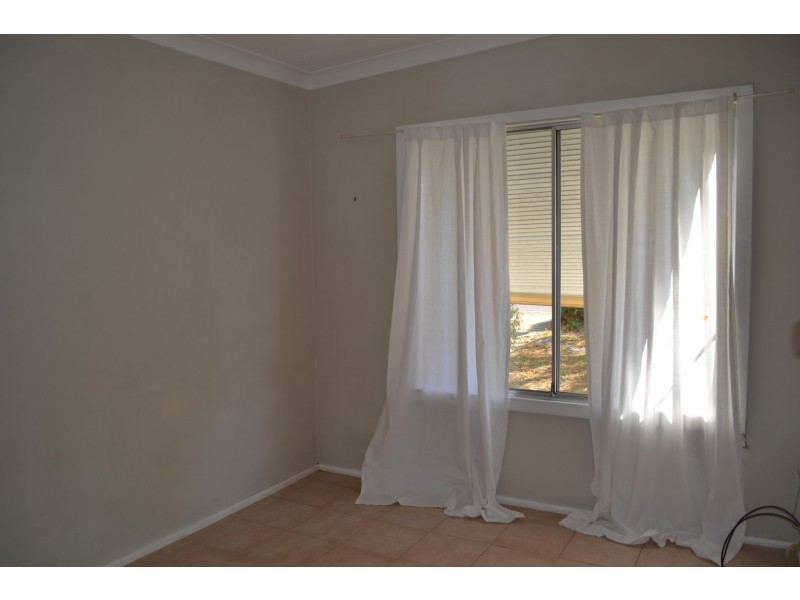 4 Constance Avenue, Oxley Park NSW 2760