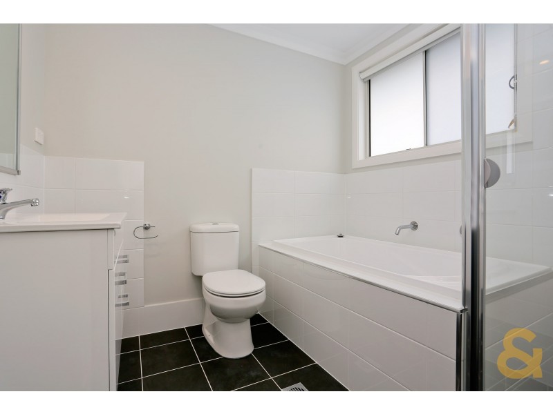 2A Barrallier Way, St Clair NSW 2759