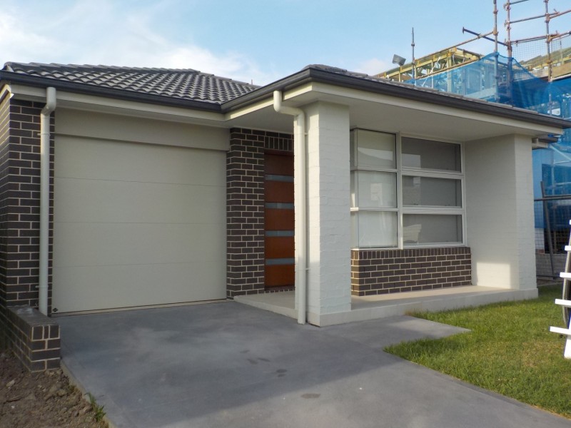 10 Glycine Street, Denham Court NSW 2565