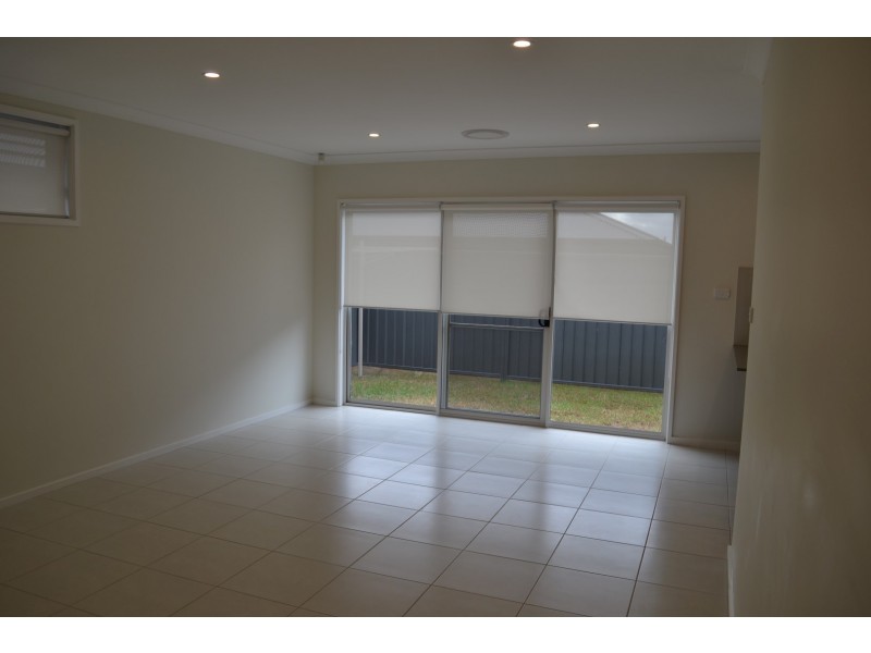 10 Glycine Street, Denham Court NSW 2565