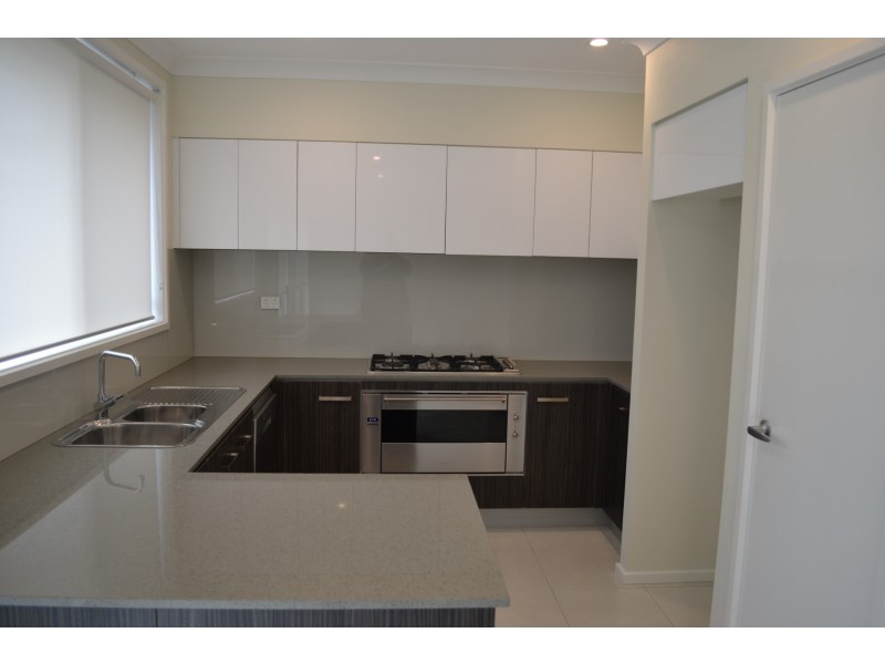 10 Glycine Street, Denham Court NSW 2565