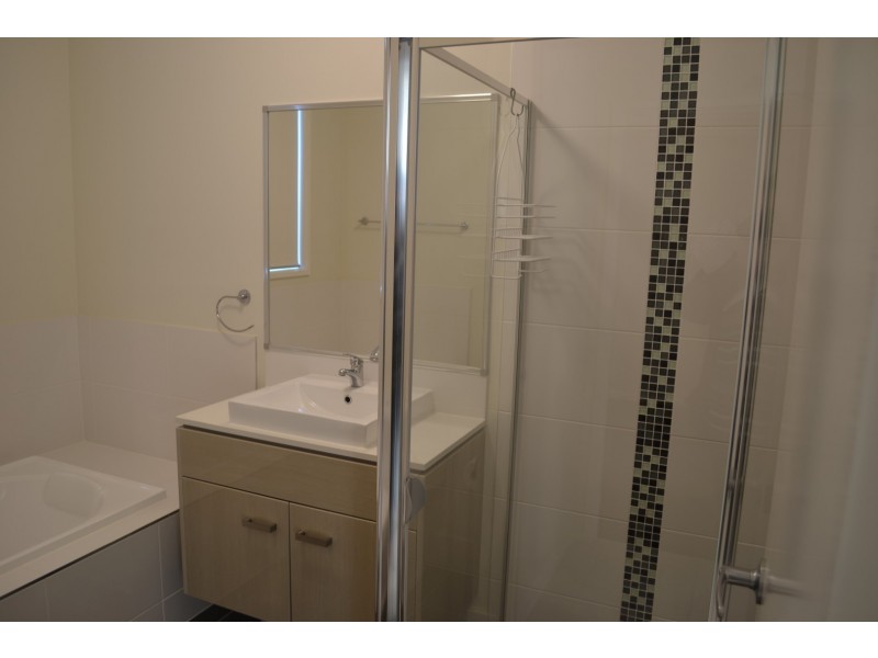 10 Glycine Street, Denham Court NSW 2565