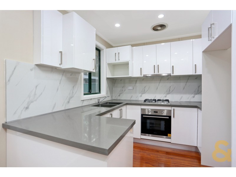 31 CEDAR CRESCENT, North St Marys NSW 2760