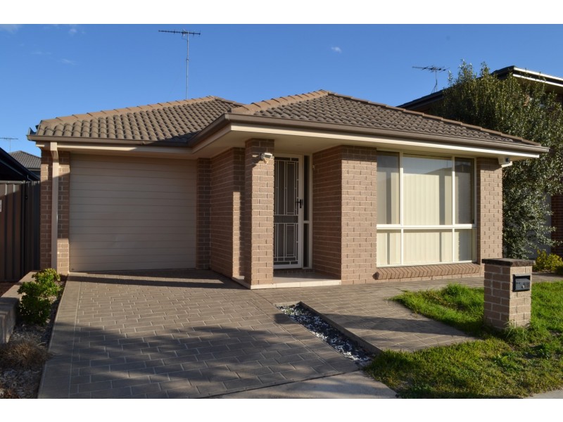 19 Taradale Drive, Ropes Crossing NSW 2760