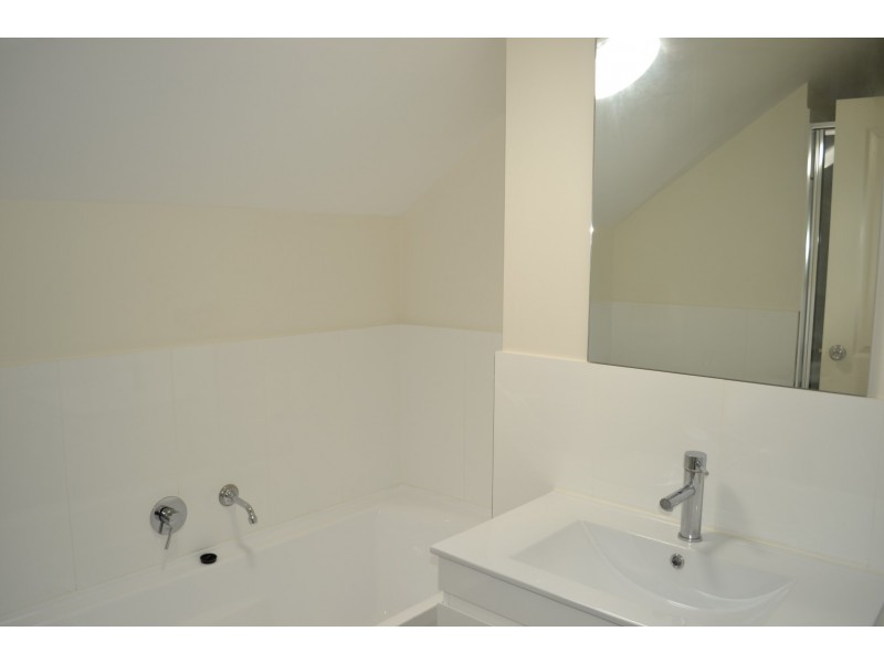 3/24 Canberra Street, Oxley Park NSW 2760