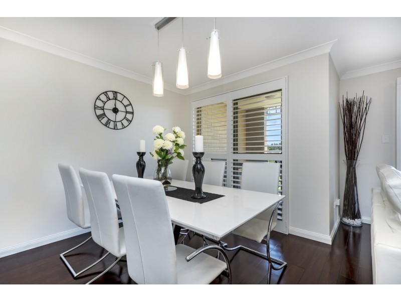 28/11 Settlers Blvd, Liberty Grove NSW 2138