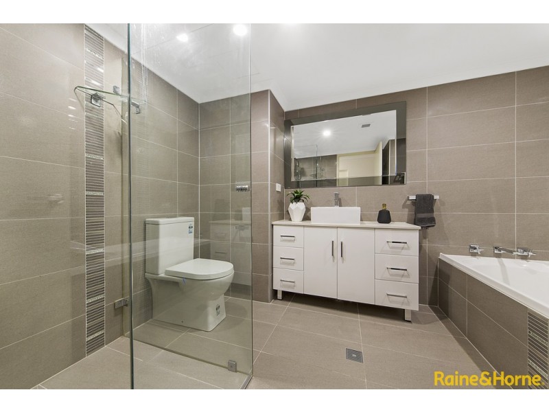 28/11 Settlers Blvd, Liberty Grove NSW 2138