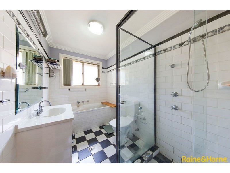 2/29 Hobart Street, Oxley Park NSW 2760