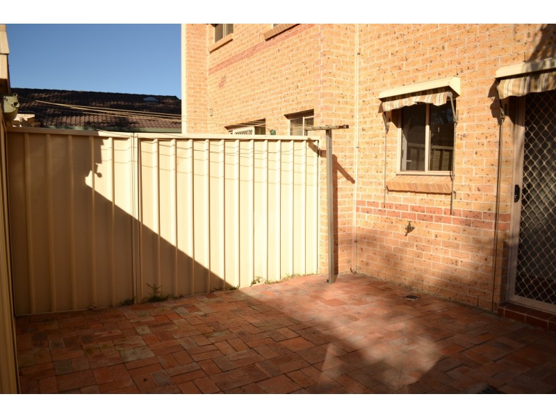 16/3 Cosgrove Crescent, Kingswood NSW 2747