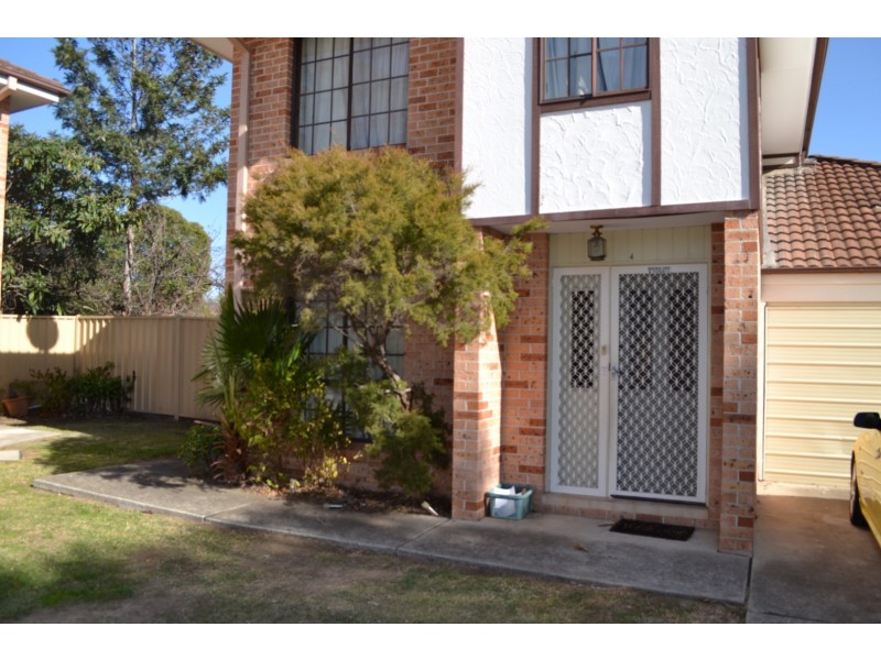 4/6 Judith Close, Werrington NSW 2747