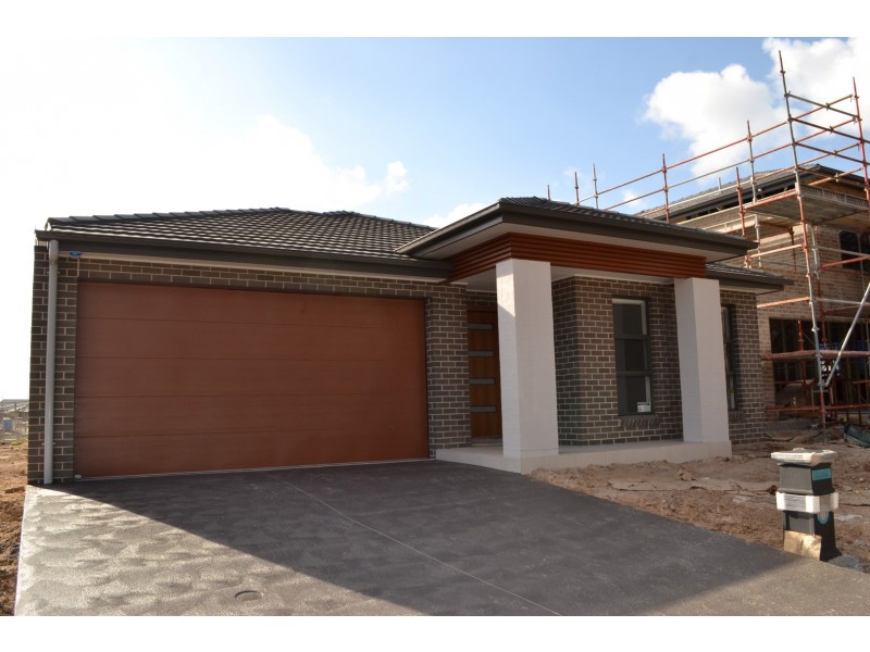 105 Sawsedge Avenue, Denham Court NSW 2565