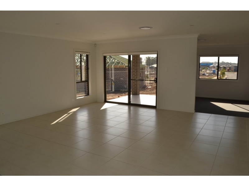 105 Sawsedge Avenue, Denham Court NSW 2565