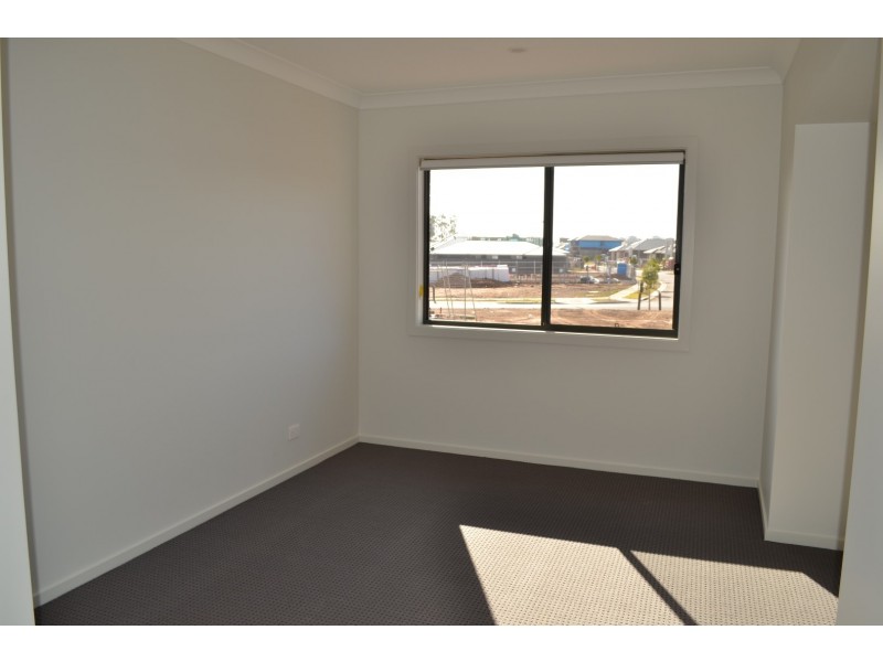 105 Sawsedge Avenue, Denham Court NSW 2565