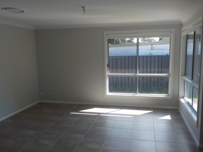 60A Menzies Circuit, St Clair NSW 2759