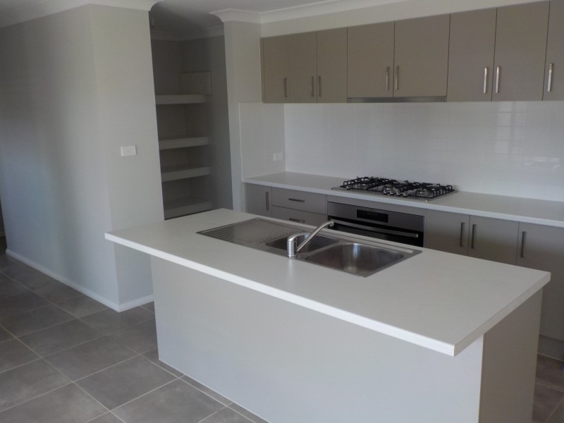 60A Menzies Circuit, St Clair NSW 2759