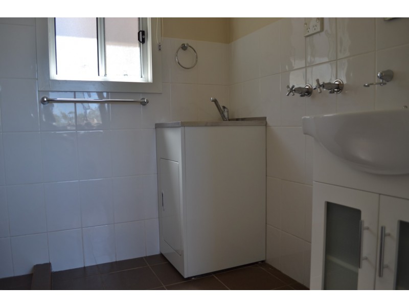 80A Lucena Crescent, Lethbridge Park NSW 2770