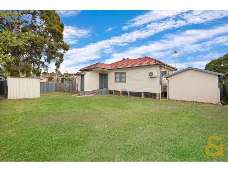 8 Constance Avenue, Oxley Park NSW 2760