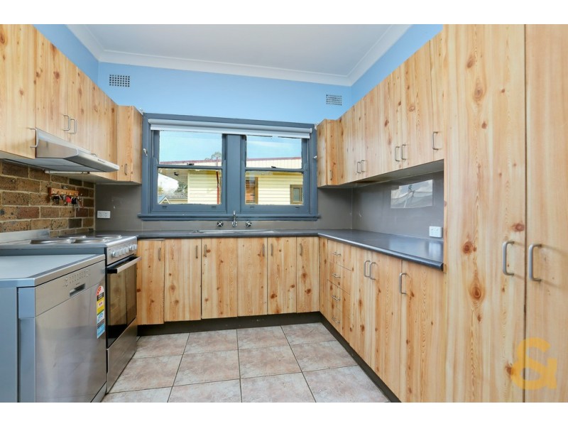 8 Constance Avenue, Oxley Park NSW 2760