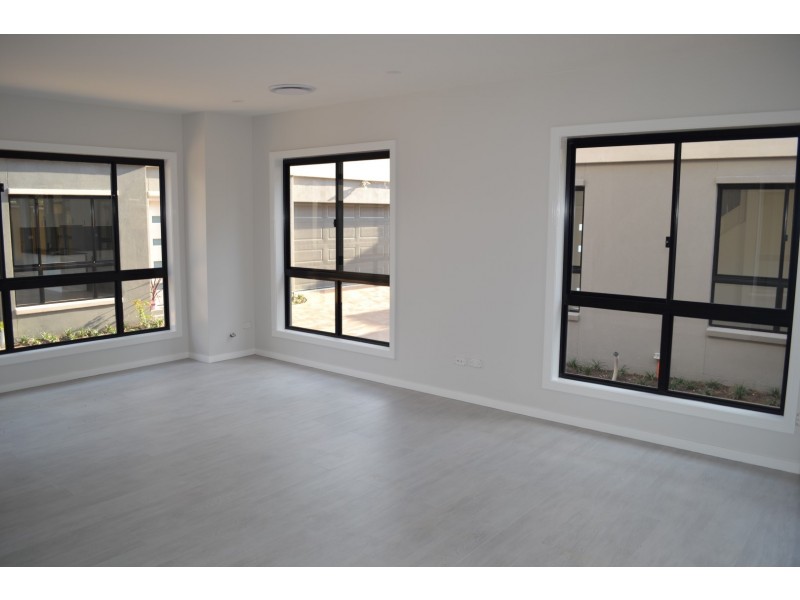 2/33 Sydney Street, St Marys NSW 2760