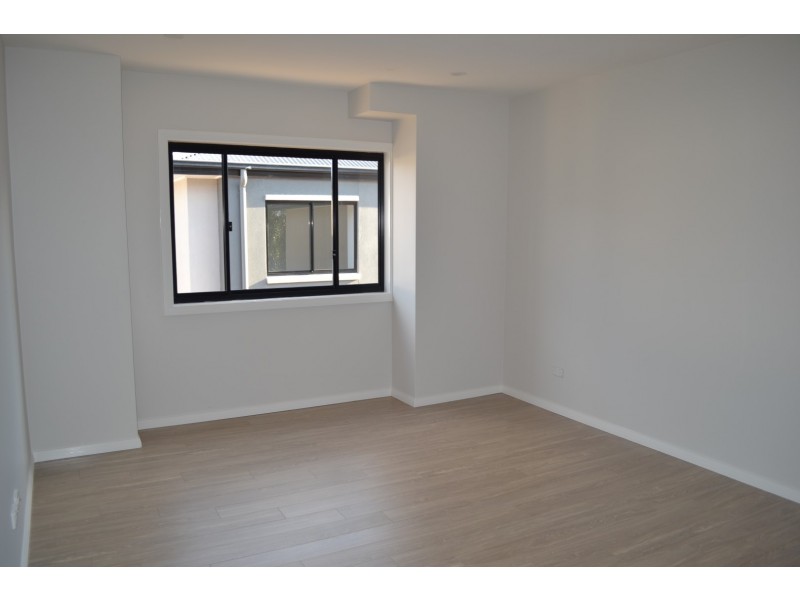 2/33 Sydney Street, St Marys NSW 2760