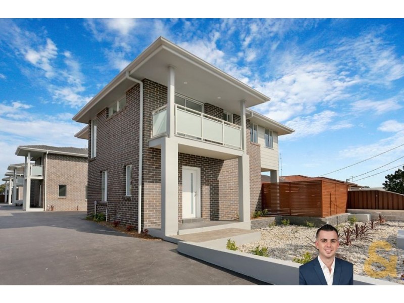 1and4/90 Brisbane Street, Oxley Park NSW 2760