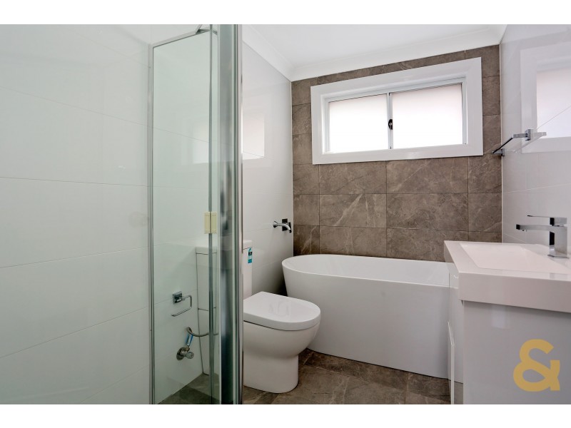 1and4/90 Brisbane Street, Oxley Park NSW 2760