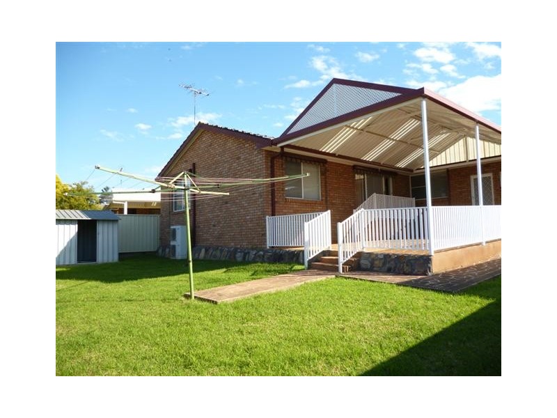 12 Lorikeet Place, St Clair NSW 2759