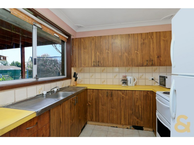 12 Tulip Pl, St Clair NSW 2759