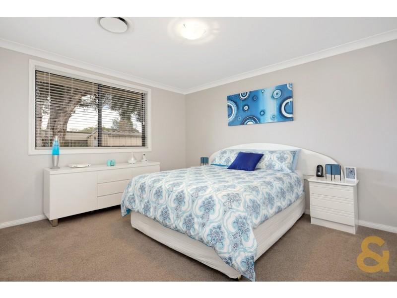 8 Bond Place, Oxley Park NSW 2760
