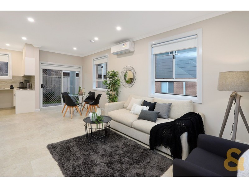 2 /167 Canberra Street, St Marys NSW 2760