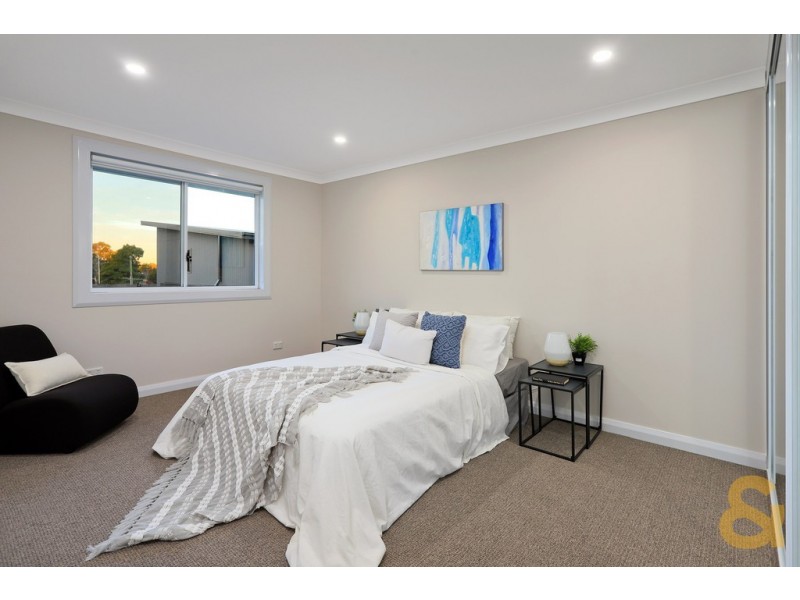 2 /167 Canberra Street, St Marys NSW 2760