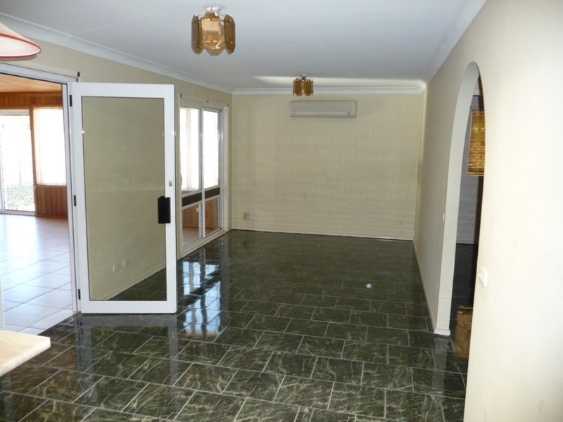 5 Marne Place, St Clair NSW 2759