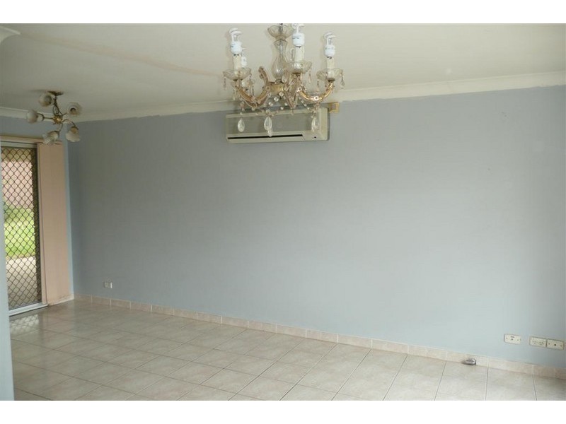 8 Lima Close, Claremont Meadows NSW 2747