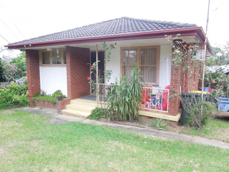 14 Waikanda Crescent, Whalan NSW 2770