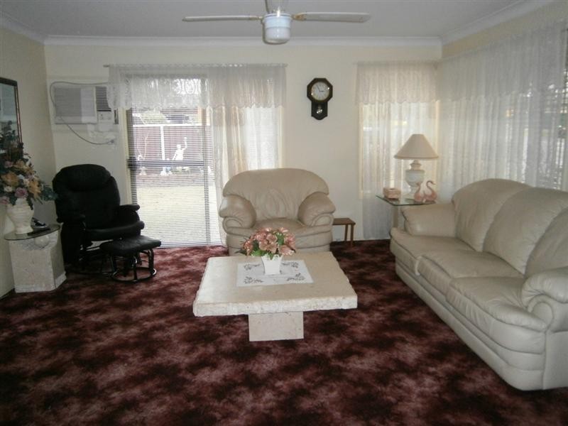 38 Melville, St Clair NSW 2759