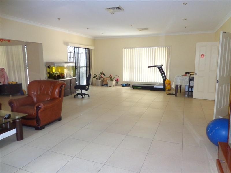 279 Desborough Rd, St Marys NSW 2760