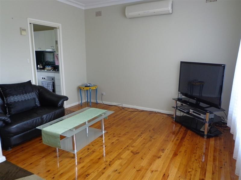 28 Craig Ave, Oxley Park NSW 2760